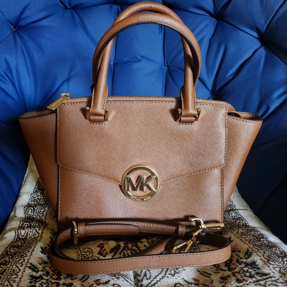 Michael Kors Saffiano Leather Satchel – Classic, Elegant & Like New - Picture 2 of 5